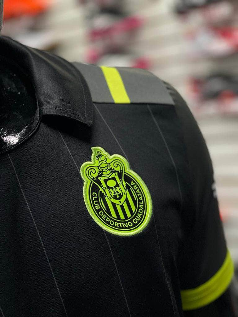 Jersey Chivas Negra Visita Puma 21 22