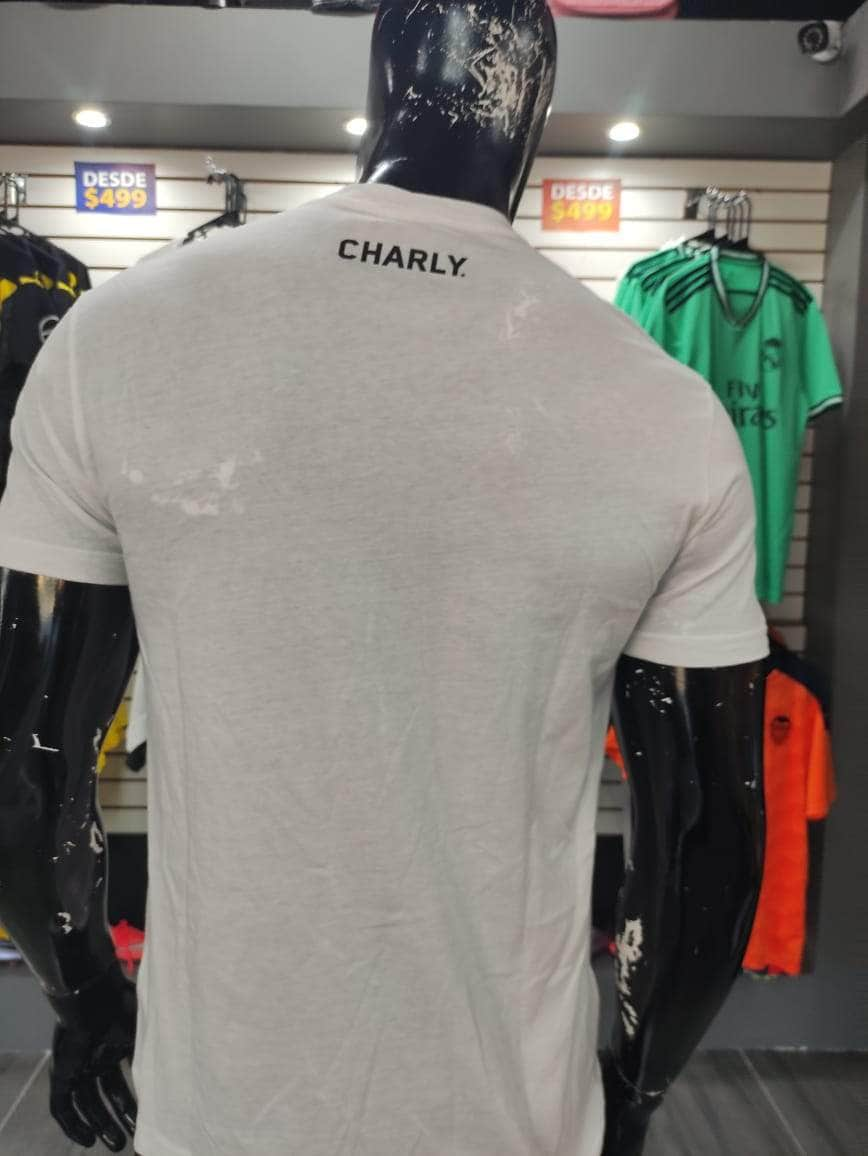 Charly Playera Playera Club de cuervos Charly Blanca